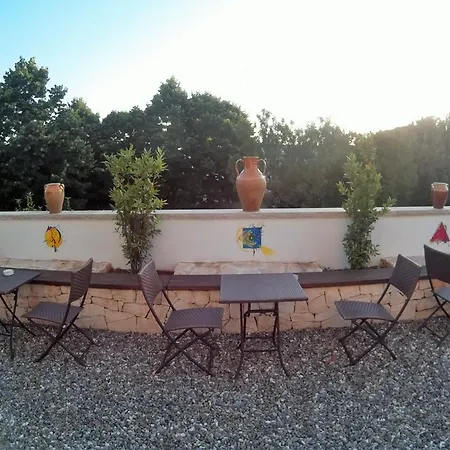 Bed and Breakfast Art Joyful People