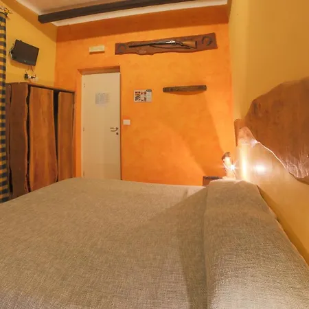 Art Rooms Joyful People Bed & Breakfast Alberobello
